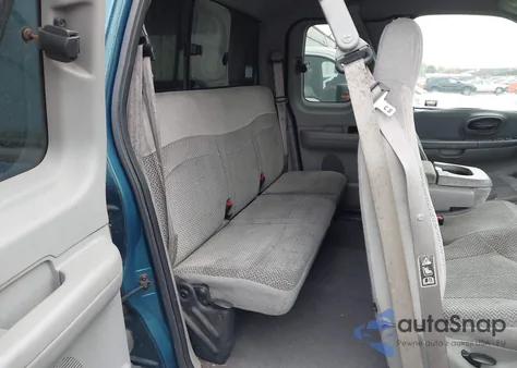 2000 Ford F-150 Lariat/Work Series/Xl/Xlt z USA, uszkodzony, nr VIN 1FTRX18LXYNA94362